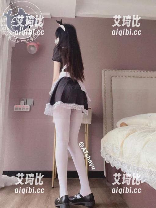 探索AT鲨的熊熊羊羔绒，精选写真集看她如何把可爱进行到底。