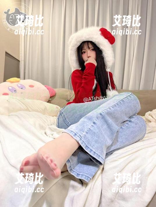 AT鲨的私拍时光：用生日奶油点缀美图，每一张都是味道！