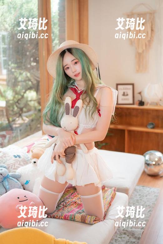 从不走心的Bambi(밤비)棉袜写真，谁还在乎袜子有多暖？