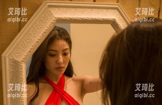 她是G.su(全智秀)，双马尾背后也藏着不为人知的故事，快来看看这套写真吧！