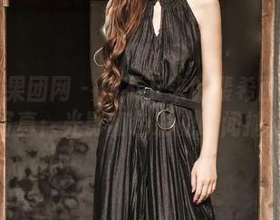GIRLT果团网 – 停不下来的裴希西办公室写真：光影和色彩的瞬间捕捉