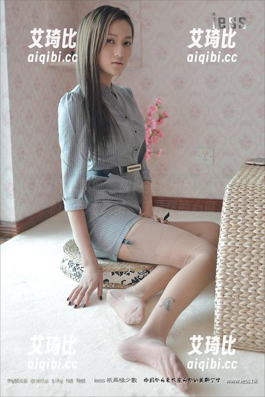 IESS异思趣向 - 旗袍美女宁宁，爱看书的她用写真精选打开你的心扉