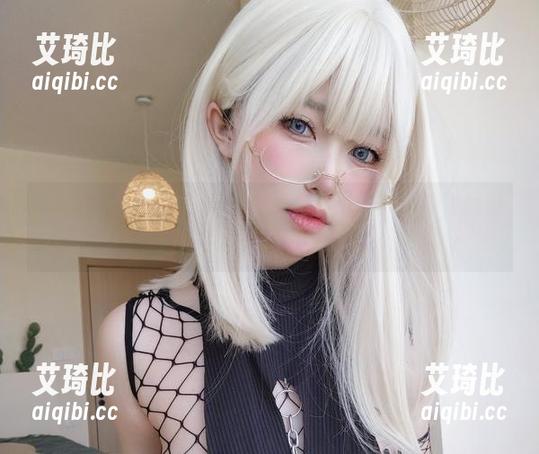 K酱的体操服套图更新：跳完体操可以直接去做时尚杂志封面吗？