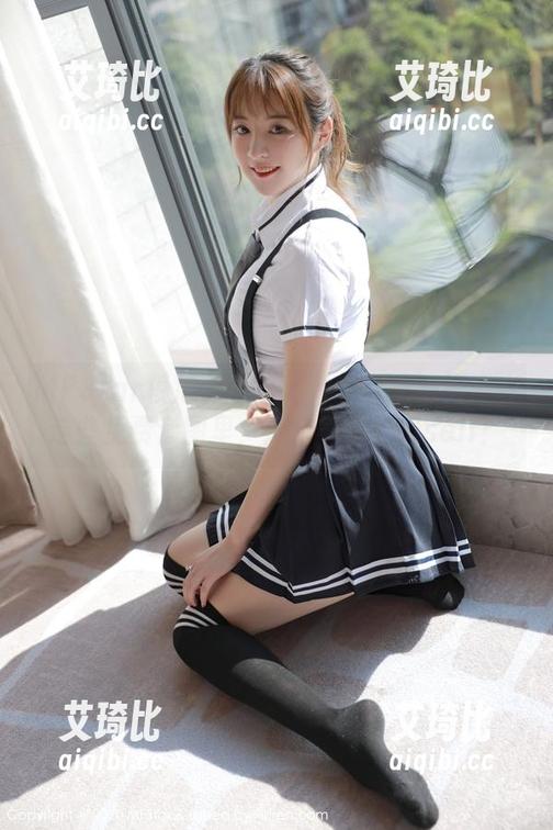 MFStar模范学院-夏玲蔓 MFStar模范学院 - 夏玲蔓女王系列:在这些免费套图里,连空气都变得sell!
