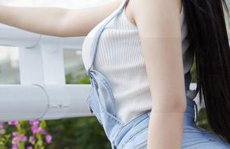 MiiTao蜜桃社 – 在无圣光中绽放：小草莓Berry与她的长腿美图揭秘