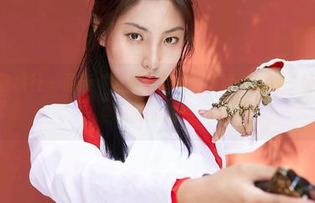 MiiTao蜜桃社 – 最新“肉丝”照片，李颖诗的每一帧都在轻轻撩拨心弦！