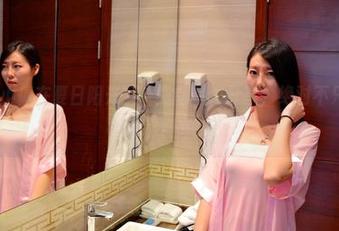 PANS – 小倩在夏日阳光下，最新写真分享，绝对不只是打酱油那么简单！