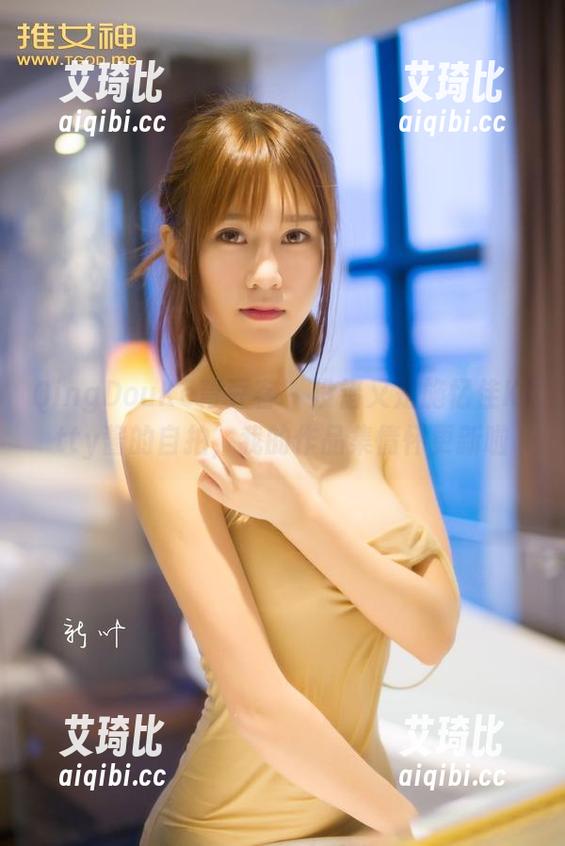 QingDouKe青豆客 - 没错又是施忆佳Kitty酱的自拍，我的作品集情怀更新啦