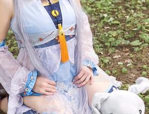 TouTiao头条女神 – 随性而为：JennyR的情绪人像写生活分享