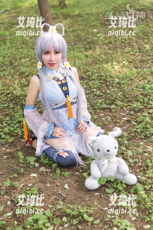 TouTiao头条女神 - 随性而为：JennyR的情绪人像写生活分享