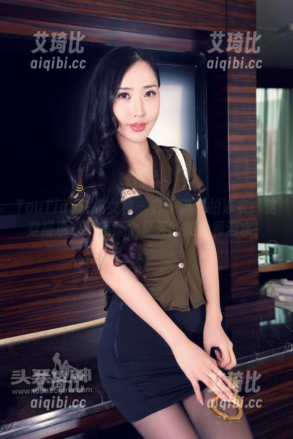 TouTiao头条女神 - 苏子淇私拍泳衣：这穿搭承包了我整个夏天的笑声和泪水！
