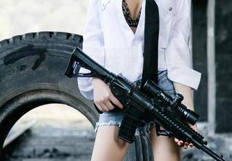 UGirls尤果网 – 娜依灵儿的居家美图：风景这边独好，但我只想待在家