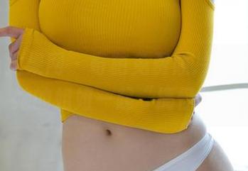 UGirls尤果网 – 奇葩免费照片，芊小童与她的姐姐一起“搞怪”！