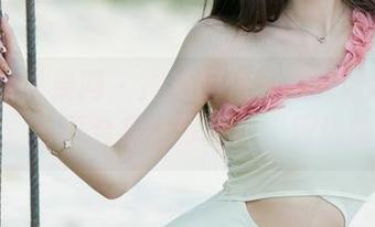 UGirls尤果网 – 揭秘阿依努尔瓦娅的秘书生活：写真合集让你直面“职场诱惑”