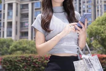 Xiuren秀人网 – 当Niki可雅穿上定制和服：写真中的每一帧都是小故事！