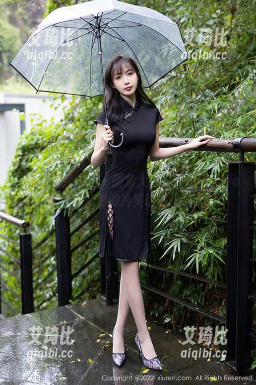 Xiuren秀人网 - 图集大揭秘：安然anran女王在线时的冷笑话和热韵味！