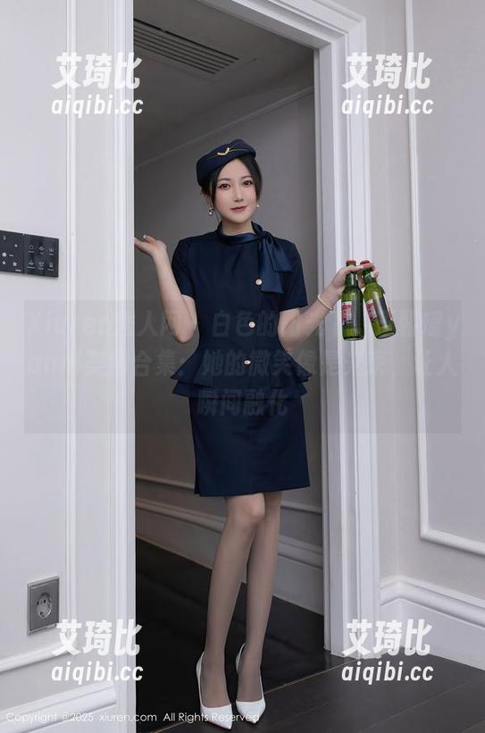 Xiuren秀人网 - 白色的阳光下，王馨瑶yanni美图合集：她的微笑像是光束，让人瞬间融化