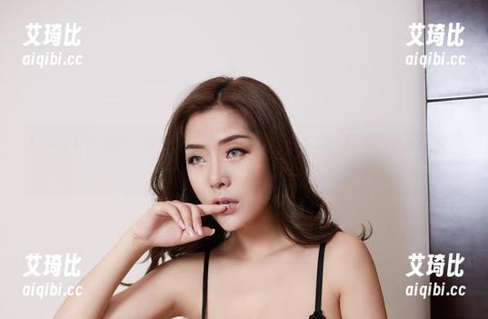 YouWu尤物馆 - 学姐Seven小七：在线美图，释放你的笑声和美貌！