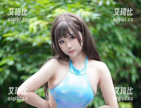 七七娜娜子 作品解析:七七娜娜子教室里的光影游戏
