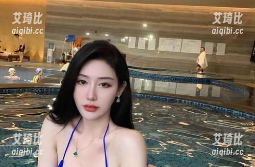微密圈 - 窥探不爱笑的赛琳的网袜世界：作品集和原图间的微妙差别