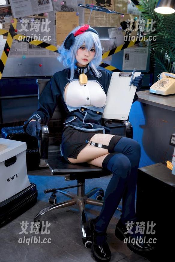 九柒喵的桐生桔梗写真，简直是光与影的完美融合！你信不信？