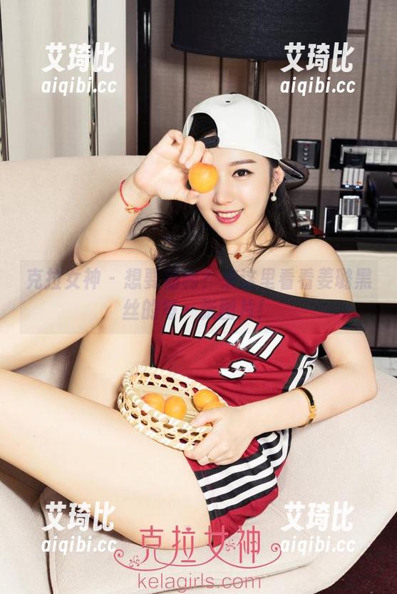 克拉女神 - 想要福利？来这里看看姜璐黑丝的每一张图片！