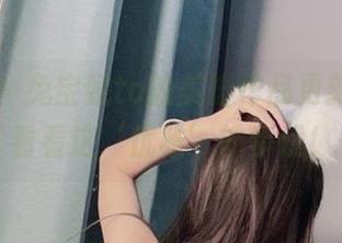 微密圈 – 兔宝妮to的美脚作品更新，快来看看这‘优雅’的步伐！