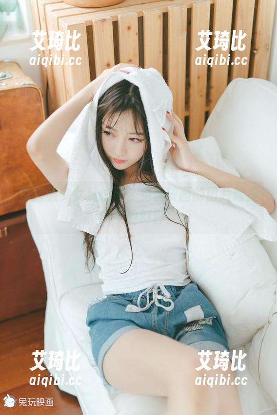 体操服少女私拍照，兔玩映画的图片像是梦中的幻影。