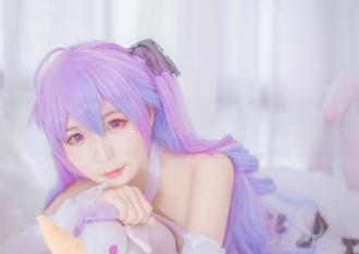 黑丝随风舞：北之北的精选写真集，仿佛在低语。