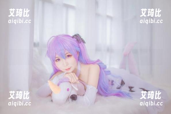 黑丝随风舞：北之北的精选写真集，仿佛在低语。