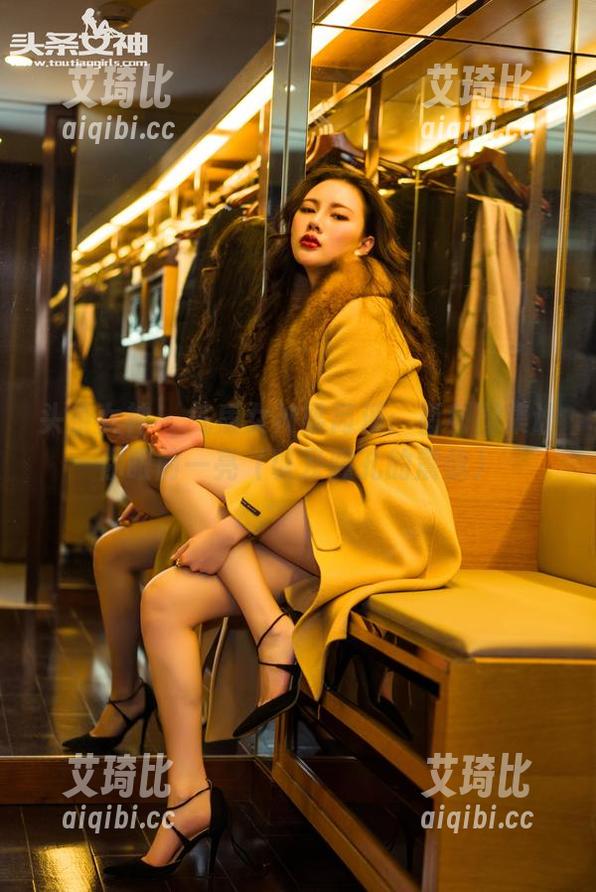 头条女神 - 气质女神梁芮溪：福利图集让你眼前一亮（以及瞳孔的震惊）