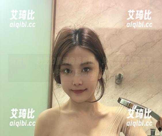 微密圈 - 奶雯的墨绿内裤套图，免费获取，保留了多少幻想和期待？