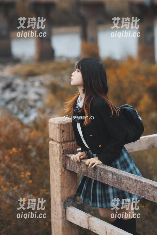 安曜曜 随时随地免费享受安曜曜的美腿图集,腿美到停不下来!