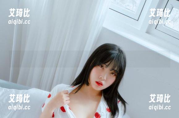观看宋哈娜(송하나)，LoozyNO.02点心的诱惑感随时上线
