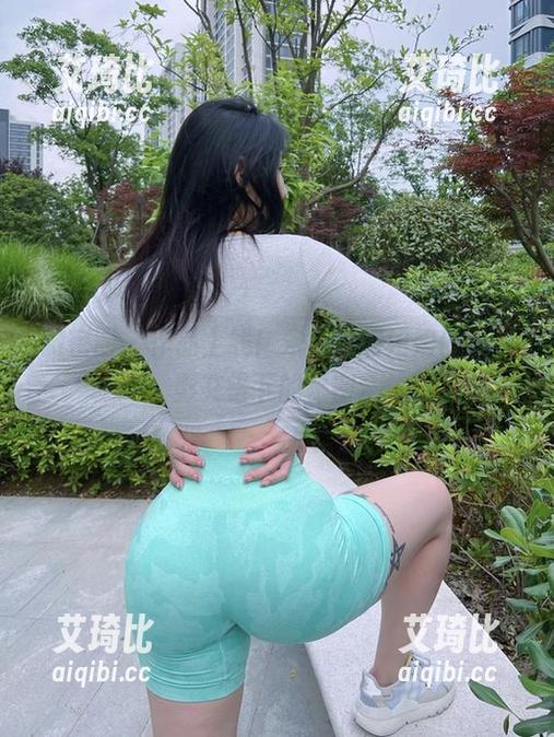 微密圈 - 作品上线！宋昱欣的姐姐们，光影交错下的秘密。