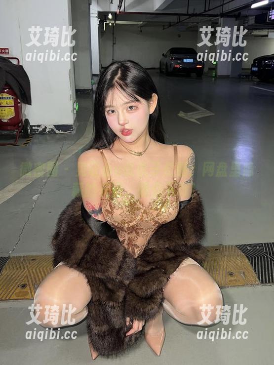 微密圈 - 见证小u优优子长腿：网盘里隐藏的美丽，随你下载！