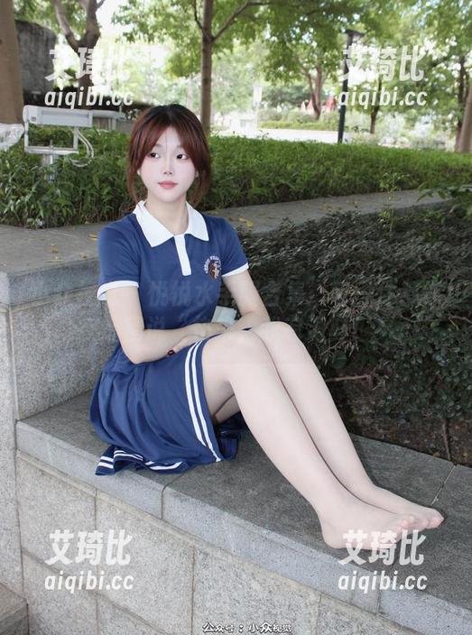 小众视觉 - 悦悦水手服合集：每一件都像在悄悄说“快来，我有海鲜！”
