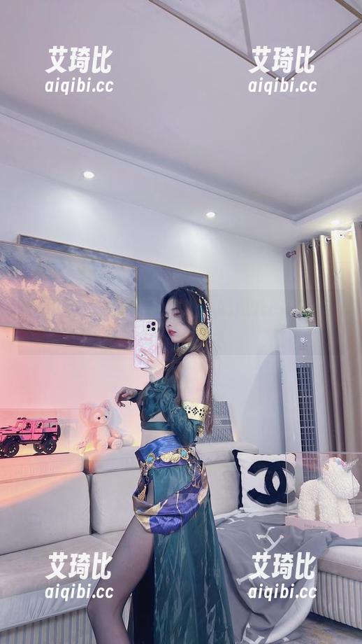 小小奶瓶儿 纯欲吊带全套图集:小小奶瓶儿的甜蜜纠结!