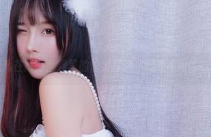 小小奶瓶儿在高清世界里的油亮探险，感受不同的cos风格！