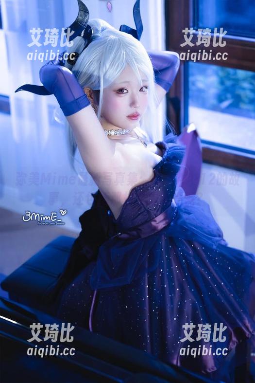 弥美Mime最新写真集：她和AA-12的故事，还包括那根无烟棒棒糖？