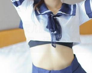 推女神 – 娜依灵儿的修女系列图集：究竟是跟随信仰，还是追逐光影？