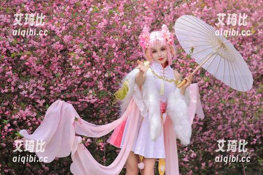 桃暖酱的网盘写真：奶牛的牛奶梦里藏着什么？