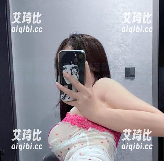 微密圈 - 桃沢樱呀的高清写真集：清纯内衣与蕾丝内裤的完美结合，偷偷告诉你很犯规！