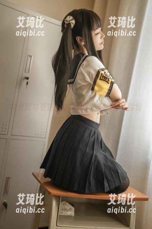 桃良阿宅更新旗袍写真集，别担心，你肯定会笑成傻子！
