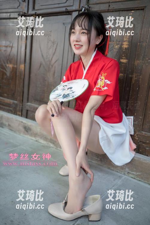 梦丝女神 - 灵唯化身红裙女神，远离无圣光的尴尬瞬间