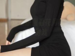 梦丝女神 – 透过原图看花月舞：泳池的光影游戏