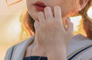 分享梨瑾瑾的吉他妹妹图包，音乐与青春的奇妙碰撞！