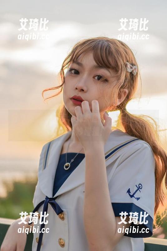 分享梨瑾瑾的吉他妹妹图包，音乐与青春的奇妙碰撞！