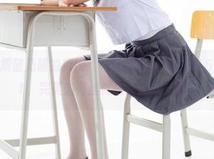 森萝财团 – 跟随乃晴的步伐，一同观看那个超薄15D的晴涩001，完美的肉丝真是让人想入非非