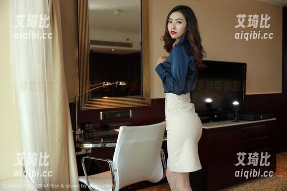模范学院 - 不止是图包！伊小七MoMo女神更新带你进入另一个世界！